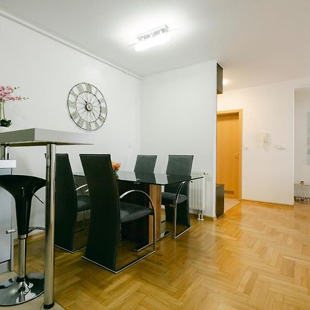 Ladenta Apartman*** ザグレブ エクステリア 写真