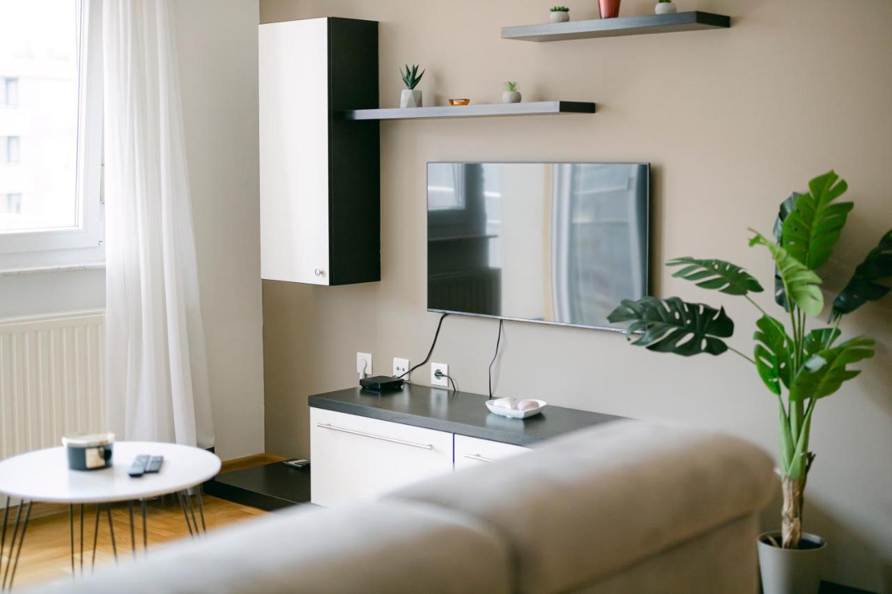 Ladenta Apartman*** ザグレブ エクステリア 写真